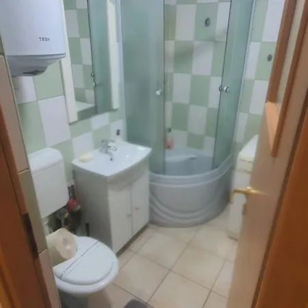 5th Floor Oasis 2 Badroom Apartment *